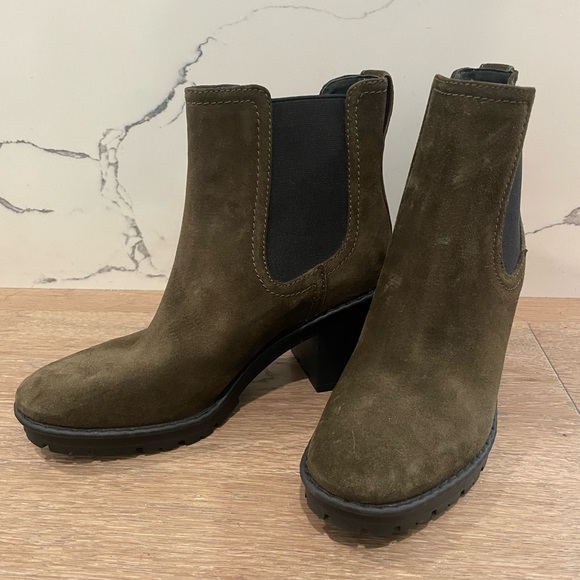 VINCE Henderson Water resistant army green ankle boots - Picture 2 of 10